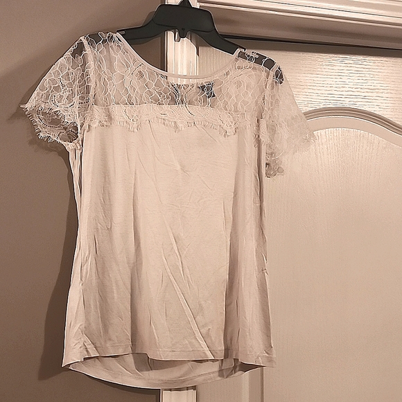 Ann Taylor Tops - Ann Taylor lace short sleeve top
